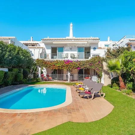 Charming Villa, Close To The Beach, Pool Olhos De Agua Hébergement de vacances